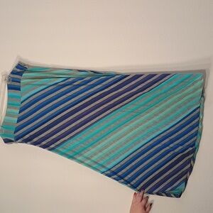 Long skirt, blue diagonal lines